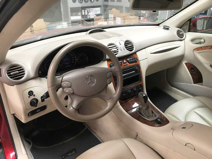 Mercedes CLK - výměna reproduktorů, vytlumení dveří