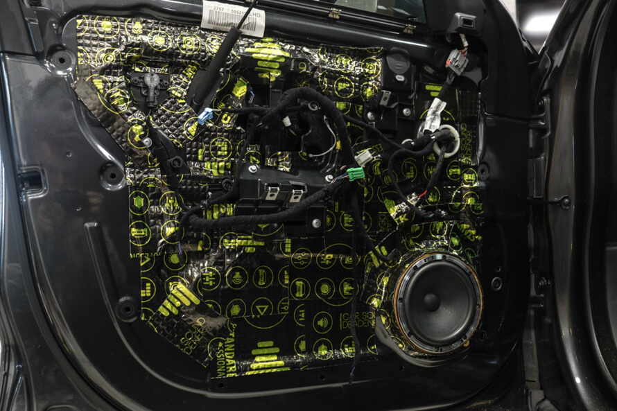 Jaguar F-Pace - výrazné vylepšení sound systému Meridian
