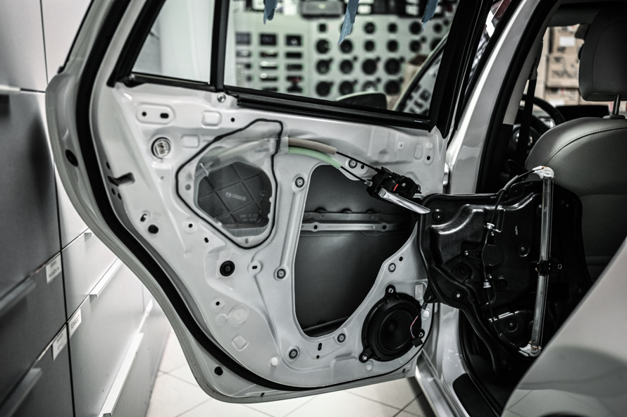 Mazda 6 - výrazné vylepšení sound systému Bose