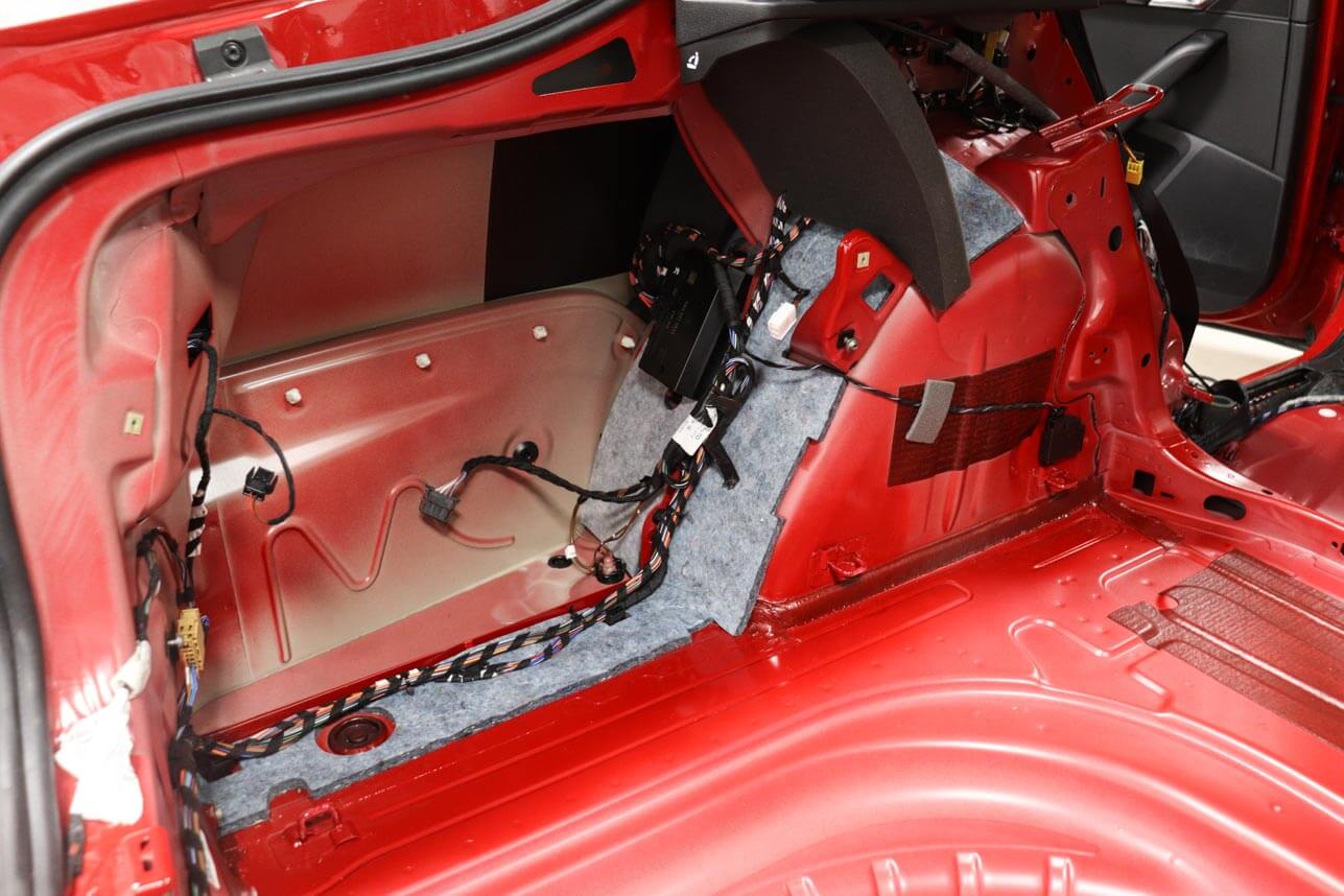 Škoda Octavia III - kompletní odhlučnění, výměna reproduktorů
