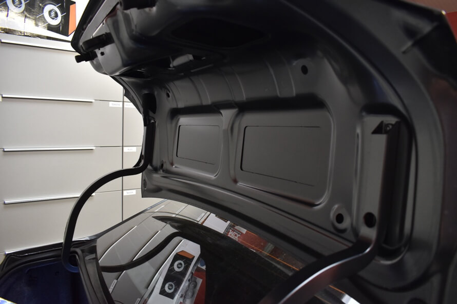 Peugeot 301 - odhlučnění dveří, kapoty, víka kufru a podběhů