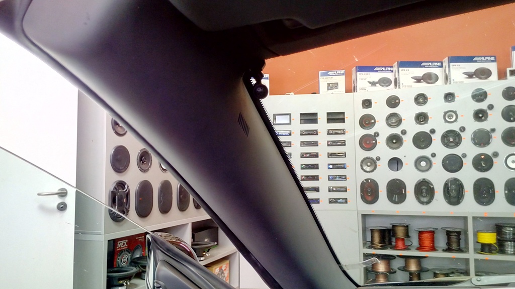 Saab 9.3 - instalace navigace Kenwood DNX