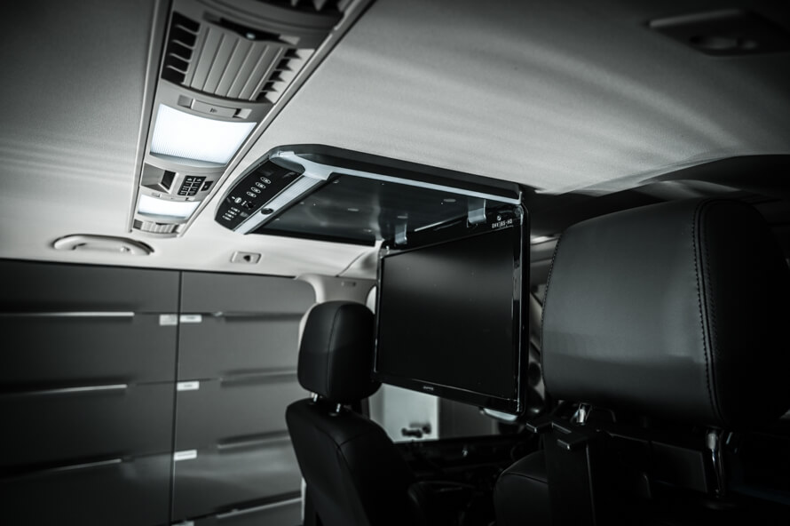 Volkswagen Multivan T6 - ozvučení vozu, vytlumení, montáž stropního monitoru a DVBT