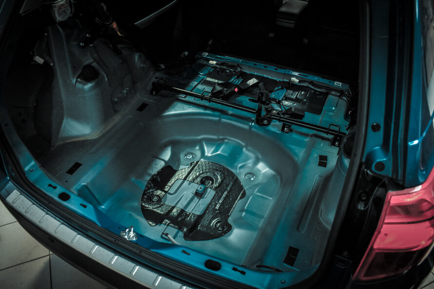 Suzuki Vitara - odhlučnění kufru auta a podběhů